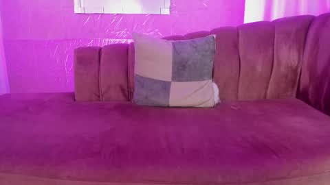 Snapshot of miss_isabella_m chatting on 10/10/25, 12:42 Isabella online show from 10/10/25, 12:42