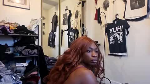 Snapshot of miss_ivory chatting on 02/17/26, 12:40 Miss Ivory online show from 02/17/26, 12:40