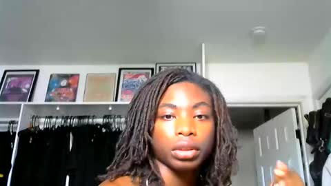 Miss Ivory online show from 04/19/26, 08:22