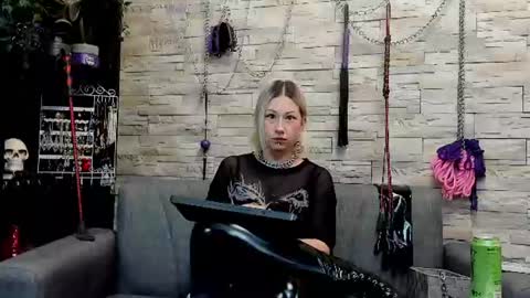 Snapshot of miss_kaz chatting on 07/06/26, 01:02 Kaz online show from 07/06/26, 01:02