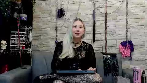 Snapshot of miss_kaz chatting on 07/13/26, 01:08 Kaz online show from 07/13/26, 01:08