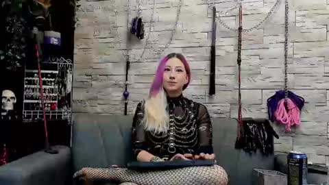 Snapshot of miss_kaz chatting on 07/22/26, 12:24 Kaz online show from 07/22/26, 12:24