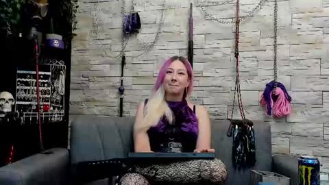 Snapshot of miss_kaz chatting on 07/25/26, 12:09 Kaz online show from 07/25/26, 12:09