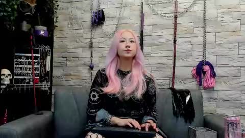 Snapshot of miss_kaz chatting on 08/10/26, 01:31 Kaz online show from 08/10/26, 01:31