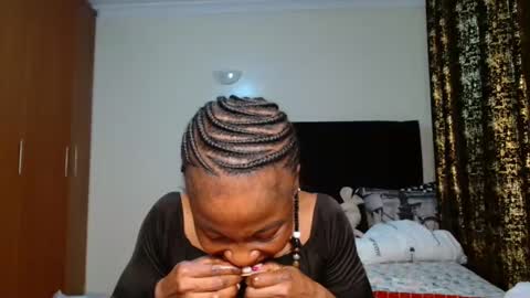 Miss Kiarrafit online show from 03/02/25, 04:32