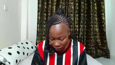 Miss Kiarrafit online show from 04/17/26, 09:23