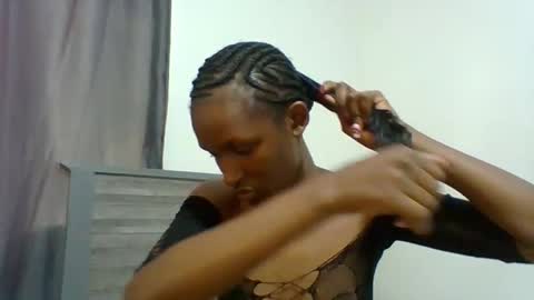 kiki online show from 10/22/25, 08:25