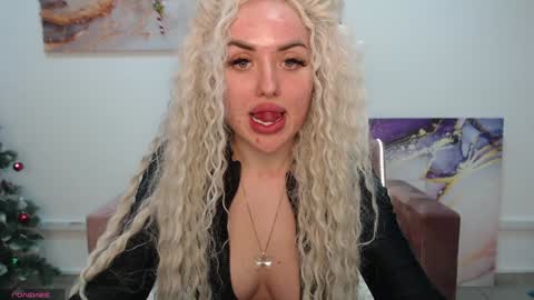 Snapshot of miss_kiten chatting on 02/03/25, 02:47 miss_kiten online show from 02/03/25, 02:47