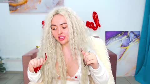 Snapshot of miss_kiten chatting on 02/23/25, 10:20 miss_kiten online show from 02/23/25, 10:20