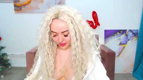 Snapshot of miss_kiten chatting on 02/24/25, 01:24 miss_kiten online show from 02/24/25, 01:24