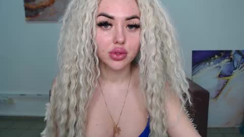 Snapshot of miss_kiten chatting on 03/05/25, 09:59 miss_kiten online show from 03/05/25, 09:59