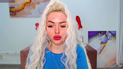 Snapshot of miss_kiten chatting on 03/11/25, 12:28 miss_kiten online show from 03/11/25, 12:28