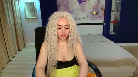 miss_kiten online show from 11/09/25, 08:40