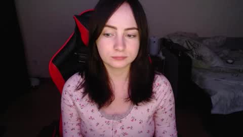 Snapshot of miss_laralynne chatting on 11/01/25, 05:48 miss_laralynne online show from 11/01/25, 05:48