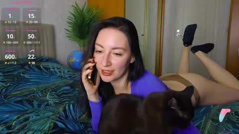 Snapshot of miss_leee chatting on 12/13/24, 04:05 Laura online show from 12/13/24, 04:05