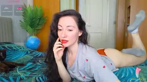 Snapshot of miss_leee chatting on 10/01/25, 09:59 Laura online show from 10/01/25, 09:59