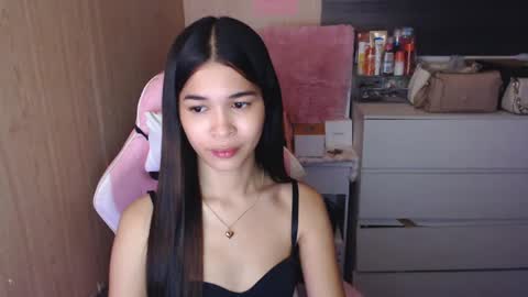 Snapshot of miss_lei18 chatting on 03/08/25, 03:24 leii online show from 03/08/25, 03:24