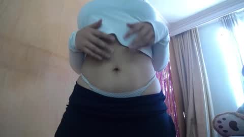 lilieth  online show from 02/15/25, 05:17