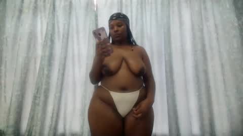 Snapshot of miss_m205 chatting on 12/29/24, 10:01 miss_m205 online show from 12/29/24, 10:01