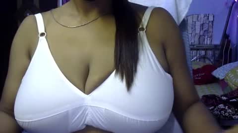 Snapshot of miss_mahi69 chatting on 07/14/26, 01:06 Mahi online show from 07/14/26, 01:06
