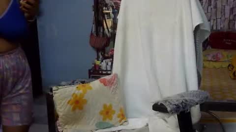 Snapshot of miss_mahi69 chatting on 07/19/26, 04:38 Mahi online show from 07/19/26, 04:38