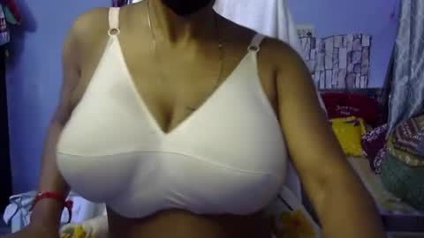 Snapshot of miss_mahi69 chatting on 07/21/26, 04:26 Mahi online show from 07/21/26, 04:26