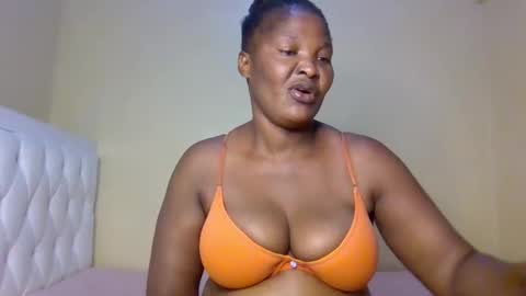 Snapshot of miss_milly1 chatting on 02/17/26, 12:12 MILLY online show from 02/17/26, 12:12