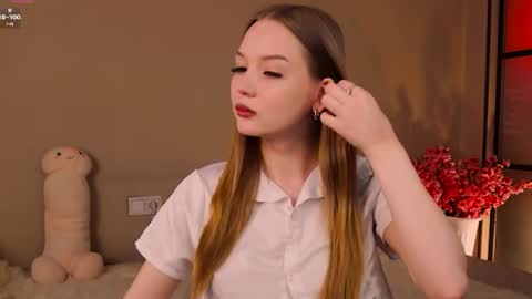 Nicole online show from 04/08/26, 10:43