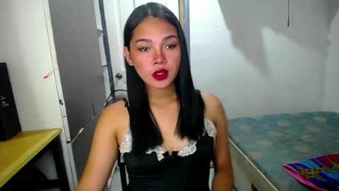 Snapshot of miss_precious_xx chatting on 06/23/26, 06:11 Precious online show from 06/23/26, 06:11