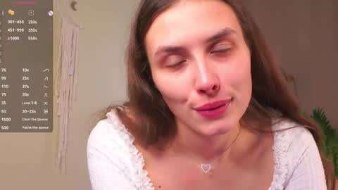 Leonor online show from 11/28/25, 06:05