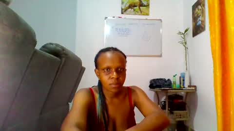 Snapshot of miss_reina21 chatting on 07/17/26, 01:23 Reina online show from 07/17/26, 01:23