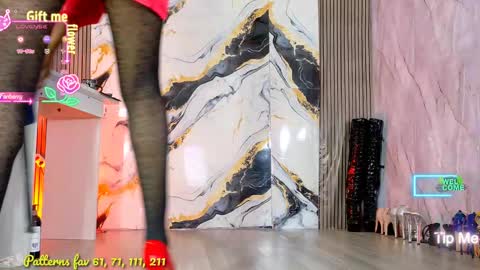 Snapshot of miss_shannell chatting on 10/10/25, 12:53 Shannell online show from 10/10/25, 12:53