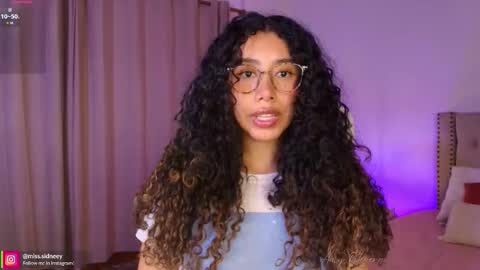 Amy Olivera online show from 11/19/25, 01:22