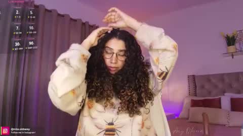 Amy Olivera online show from 11/25/25, 01:00