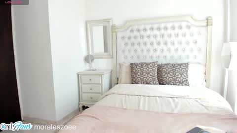 Snapshot of miss_smithx chatting on 12/05/24, 04:01 Zoee     online show from 12/05/24, 04:01