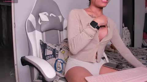 miss_soffi1 online show from 02/19/25, 07:38