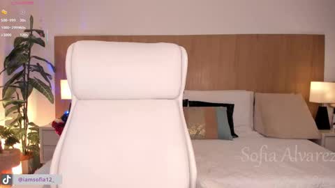 Sofia Alvarez online show from 11/14/25, 10:51