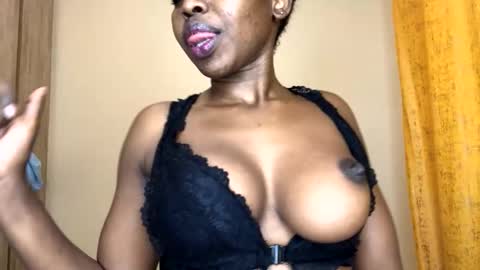 Snapshot of miss_squirts chatting on 06/10/26, 10:14 BELLAH online show from 06/10/26, 10:14
