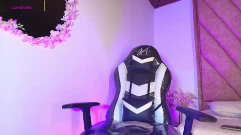 miss_sunnyy online show from 04/23/26, 07:49