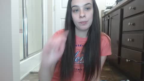 Snapshot of miss_sunshine01 chatting on 01/13/25, 01:56 Bella online show from 01/13/25, 01:56