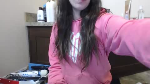 Snapshot of miss_sunshine01 chatting on 02/06/25, 03:16 Bella online show from 02/06/25, 03:16