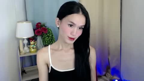 Snapshot of miss_sunshinex chatting on 01/18/25, 08:10 Shine online show from 01/18/25, 08:10