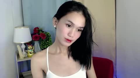 Snapshot of miss_sunshinex chatting on 01/20/25, 11:24 Shine online show from 01/20/25, 11:24