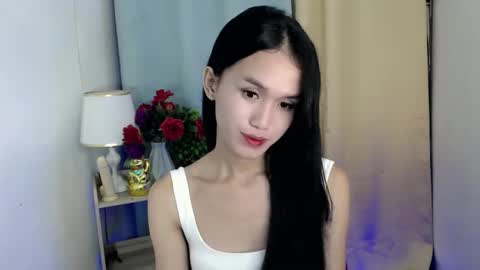 Snapshot of miss_sunshinex chatting on 01/23/25, 10:54 Shine online show from 01/23/25, 10:54