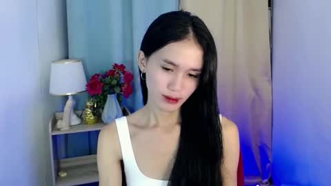 Snapshot of miss_sunshinex chatting on 02/03/25, 05:29 Shine online show from 02/03/25, 05:29