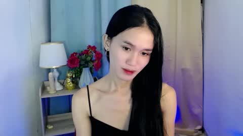 Snapshot of miss_sunshinex chatting on 02/04/25, 05:31 Shine online show from 02/04/25, 05:31