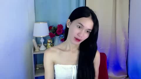 Snapshot of miss_sunshinex chatting on 02/12/25, 03:18 Shine online show from 02/12/25, 03:18