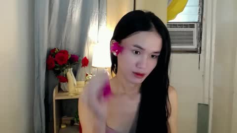 Snapshot of miss_sunshinex chatting on 02/18/25, 01:54 Shine online show from 02/18/25, 01:54