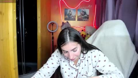 Snapshot of miss_tasy chatting on 10/01/25, 10:10 Melanie January 15th is my birthday there will be an interesting show online show from 10/01/25, 10:10