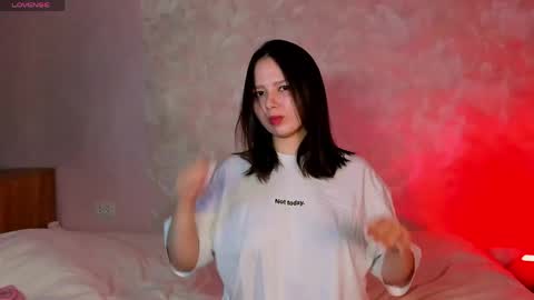 Snapshot of miss_teasee chatting on 04/19/26, 10:14 JULIE online show from 04/19/26, 10:14